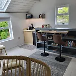 Coach House, In A Stunning Location By The Castle Scarborough
