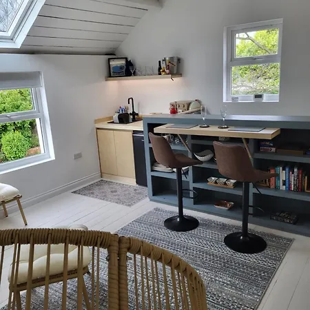 Coach House, In A Stunning Location By The Castle Scarborough