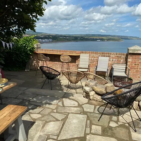 Apartment Coach House, In A Stunning Location By The Castle
