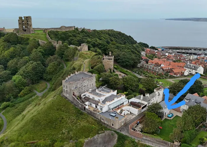 Coach House, In A Stunning Location By The Castle * Scarborough