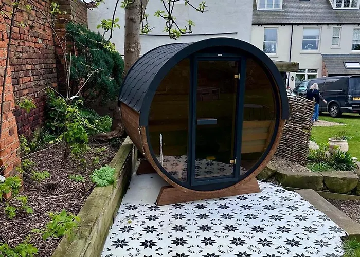 Coach House, In A Stunning Location By The Castle Appartamento *