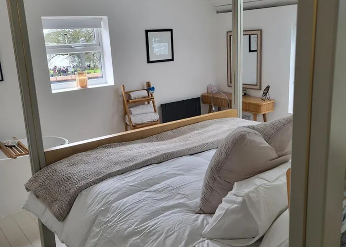 Coach House, In A Stunning Location By The Castle