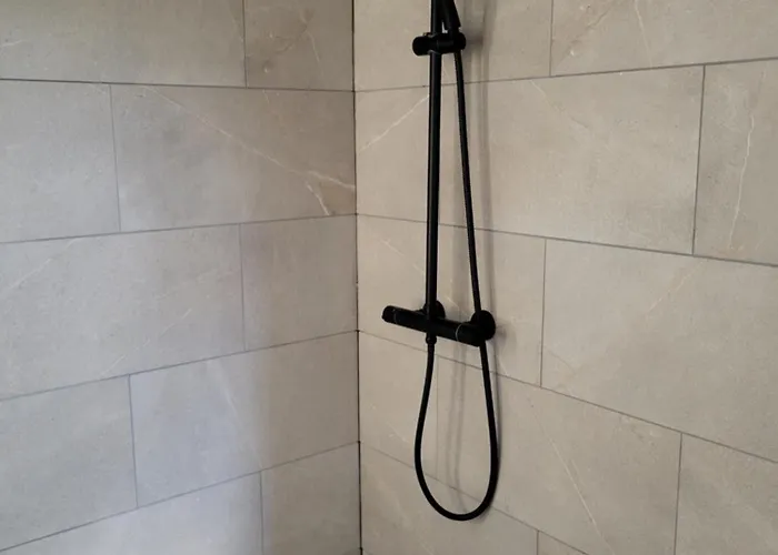 Coach House, In A Stunning Location By The Castle *