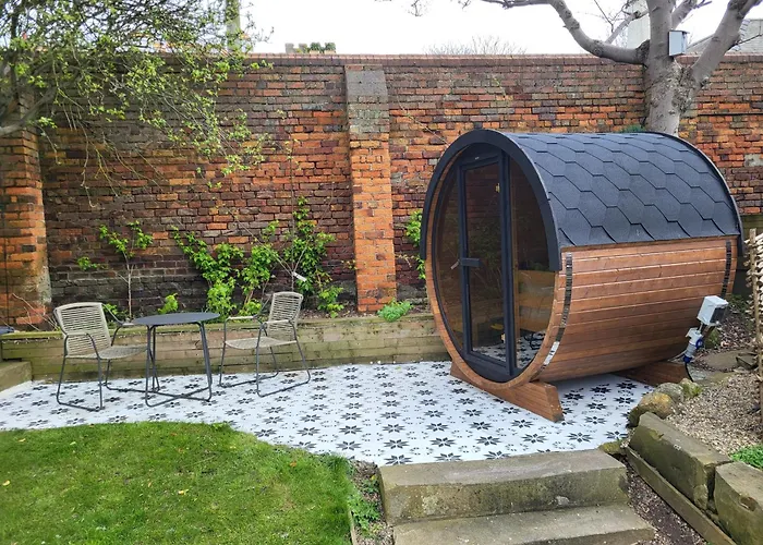 Coach House, In A Stunning Location By The Castle Appartamento