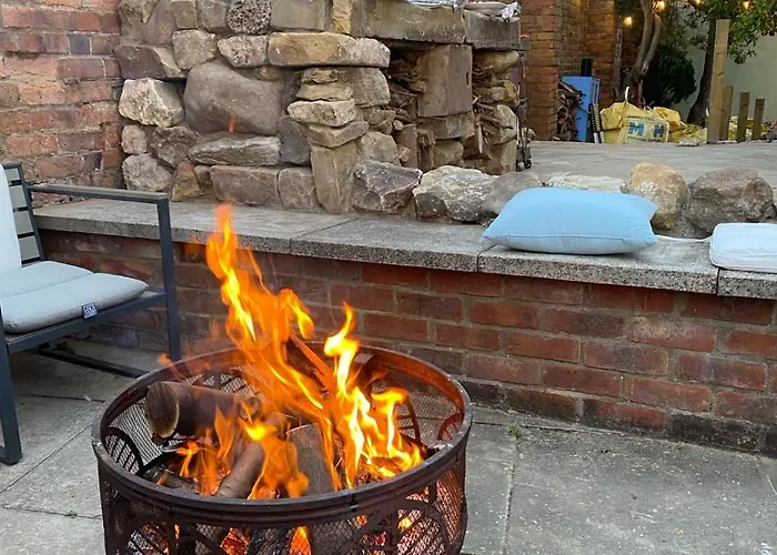 Coach House, In A Stunning Location By The Castle